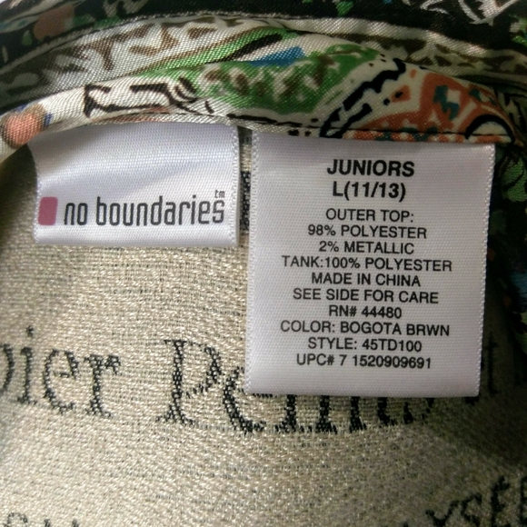 No boundaries Button Down Blouse - Picture 3 of 4